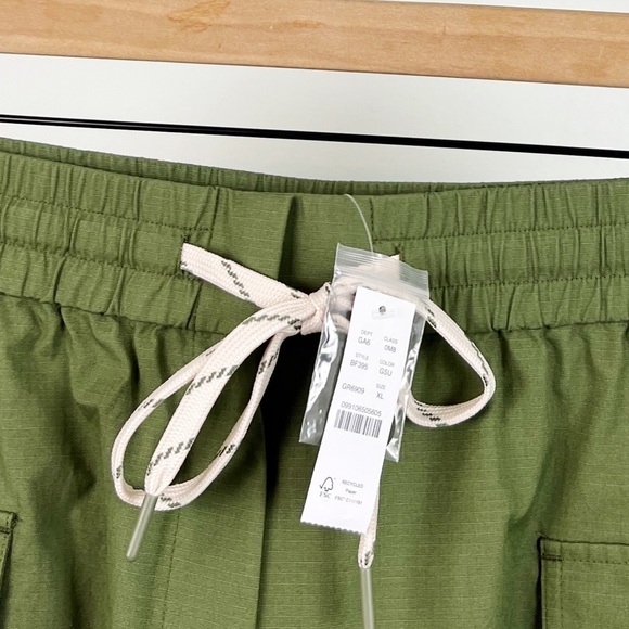 NWT J. Crew Pull On High Waisted Cargo Shorts in Olive Green - Picture 6 of 9